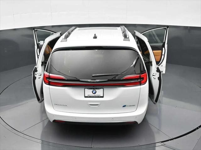 2023 Chrysler Pacifica Hybrid Pinnacle