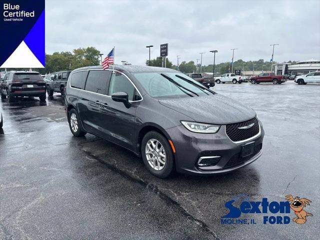 2023 Chrysler Pacifica Touring L for sale in Moline, IL