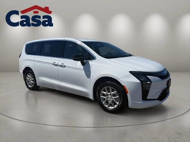 2027 Chrysler Pacifica Select