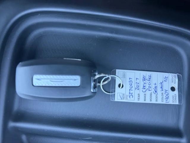 2027 Chrysler Pacifica Select