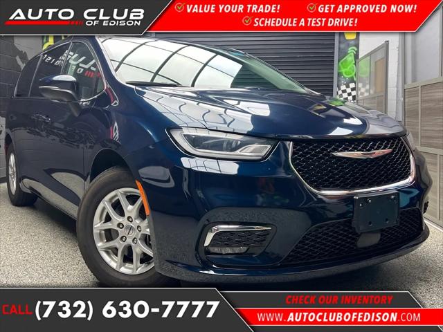 2023 Chrysler Pacifica Touring L for sale in Edison, NJ