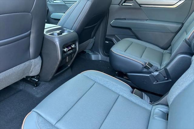 2027 GMC Acadia AWD AT4