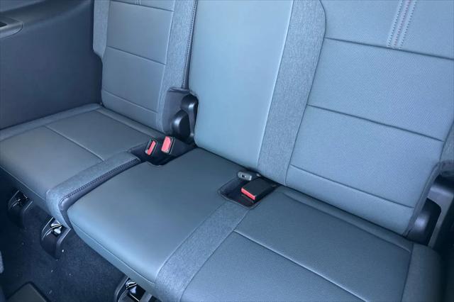 2027 GMC Acadia AWD AT4