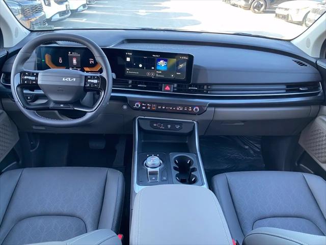 2027 Kia Carnival LXS