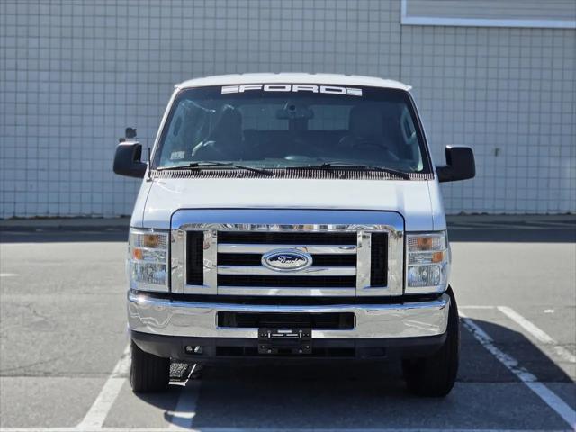 2014 Ford E-350 Super Duty XLT