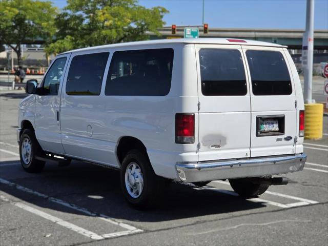 2014 Ford E-350 Super Duty XLT