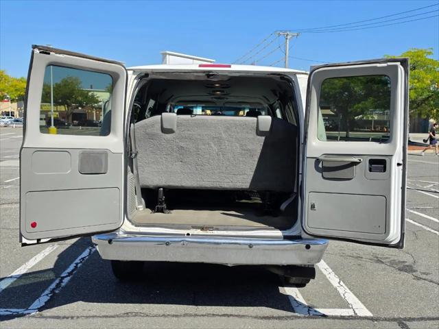 2014 Ford E-350 Super Duty XLT