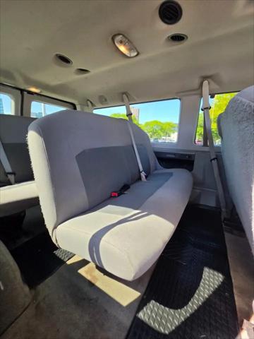 2014 Ford E-350 Super Duty XLT