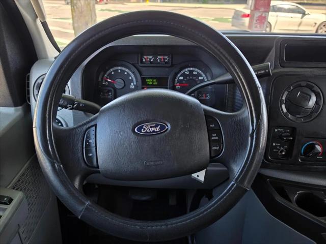 2014 Ford E-350 Super Duty XLT