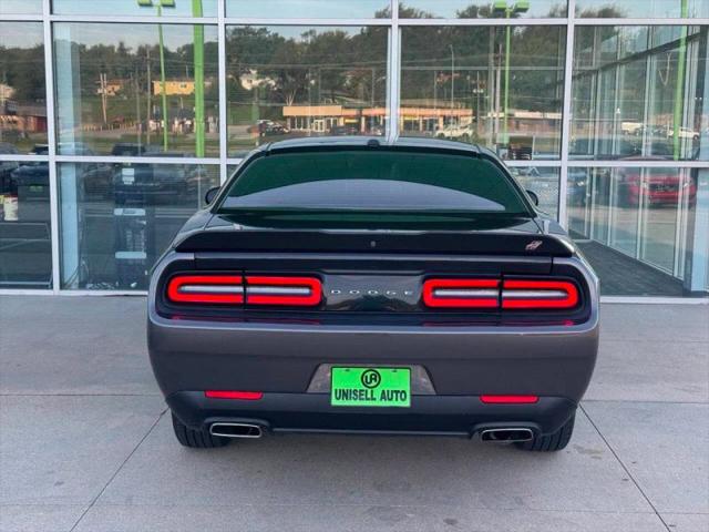 2019 Dodge Challenger SXT AWD