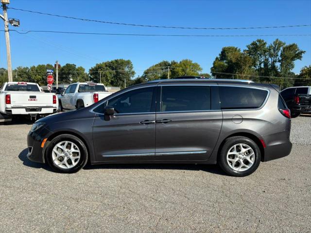 2017 Chrysler Pacifica Touring-L Plus
