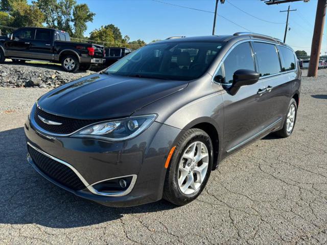 2017 Chrysler Pacifica Touring-L Plus