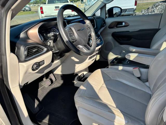 2017 Chrysler Pacifica Touring-L Plus
