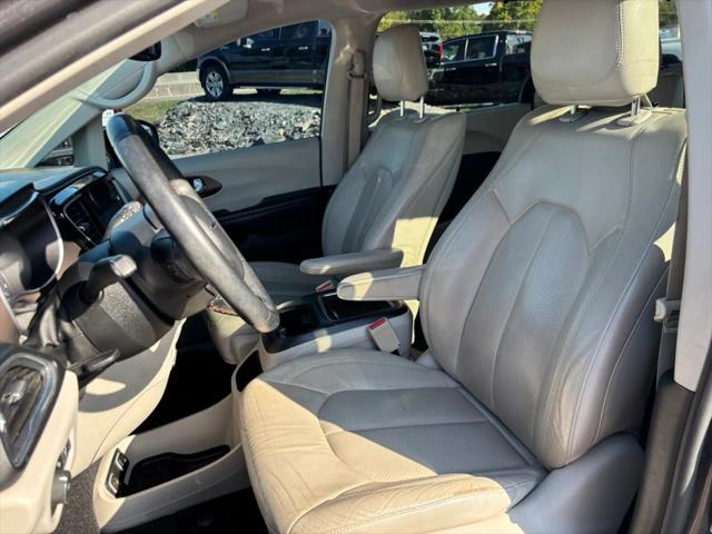 2017 Chrysler Pacifica Touring-L Plus