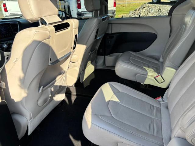 2017 Chrysler Pacifica Touring-L Plus