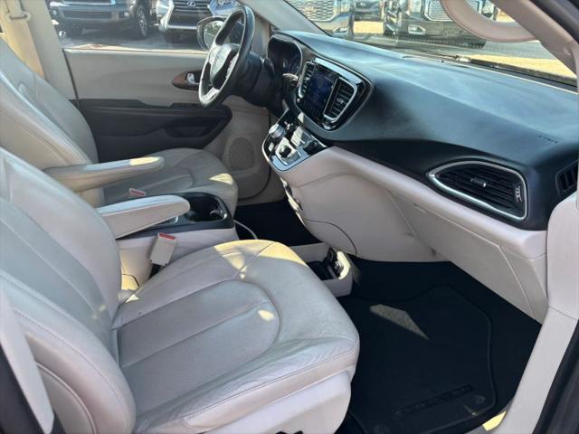 2017 Chrysler Pacifica Touring-L Plus