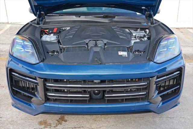 2024 Porsche Cayenne E-Hybrid Turbo