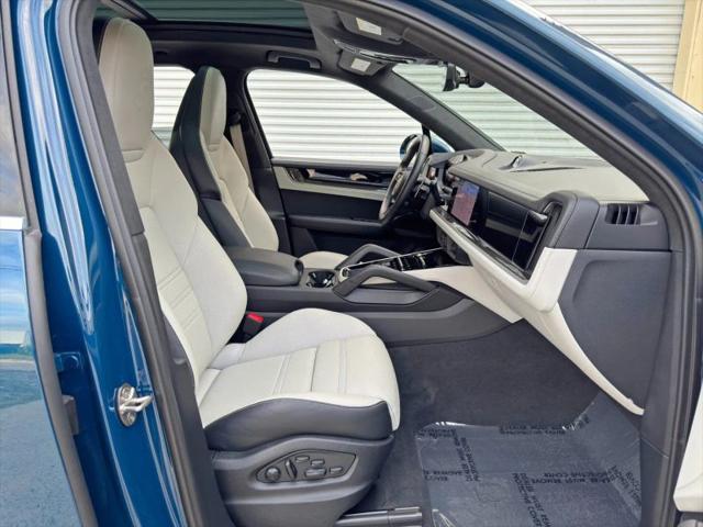2024 Porsche Cayenne E-Hybrid Turbo