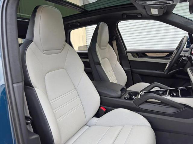 2024 Porsche Cayenne E-Hybrid Turbo