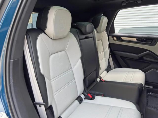 2024 Porsche Cayenne E-Hybrid Turbo