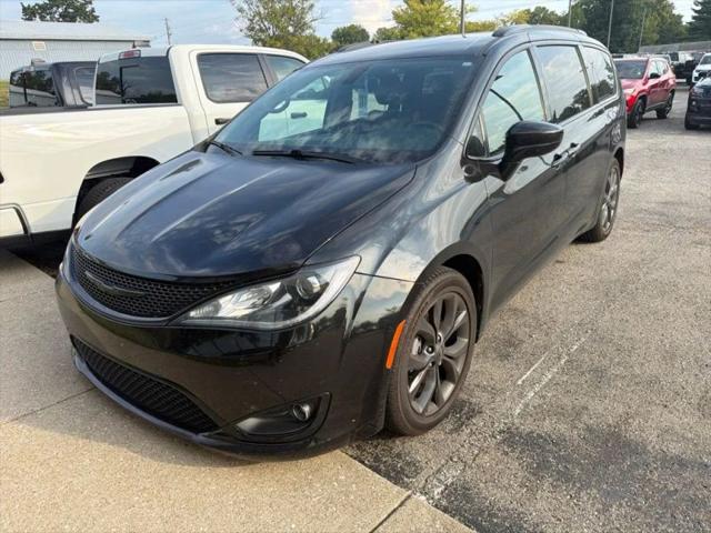 2020 Chrysler Pacifica 35th Anniversary Touring L for sale in Shelbyville, KY