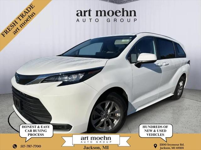 2025 Toyota Sienna LE for sale in Jackson, MI