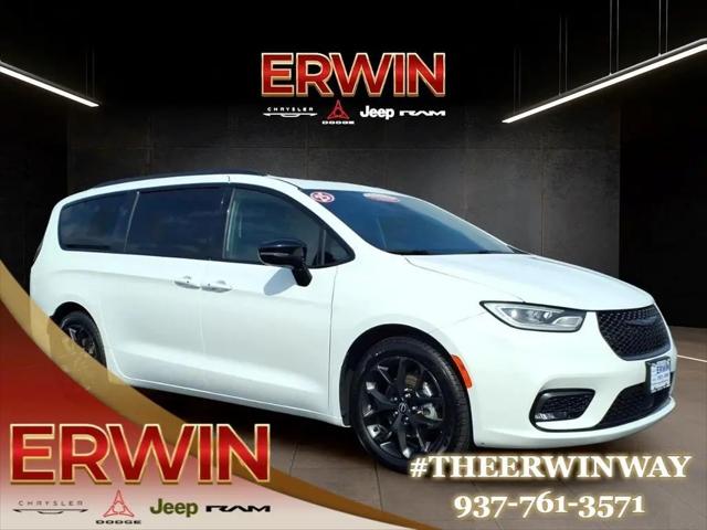 2025 Chrysler Pacifica Limited for sale in Troy, OH
