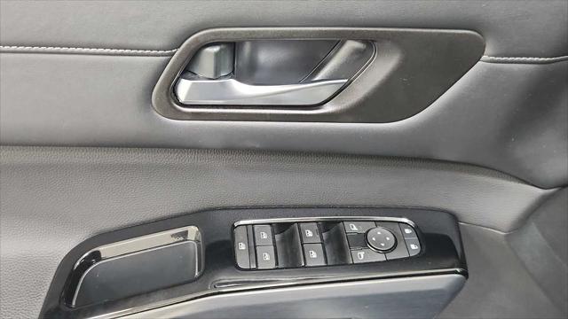 2024 Nissan Pathfinder SL 4WD