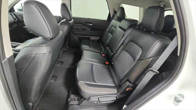 2024 Nissan Pathfinder SL 4WD