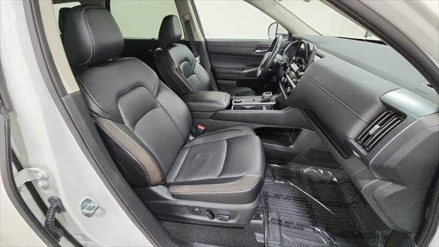 2024 Nissan Pathfinder SL 4WD