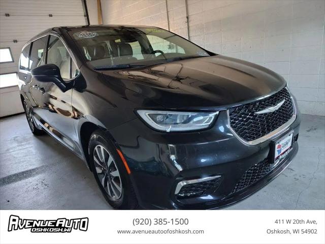 2023 Chrysler Pacifica Hybrid Touring L for sale in Oshkosh, WI