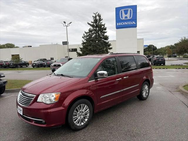 2015 Chrysler Town & Country Touring-L for sale in Clive, IA