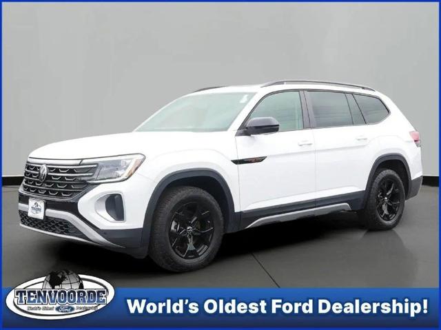 2024 Volkswagen Atlas 2.0T Peak Edition SE w/Technology for sale in St Cloud, MN