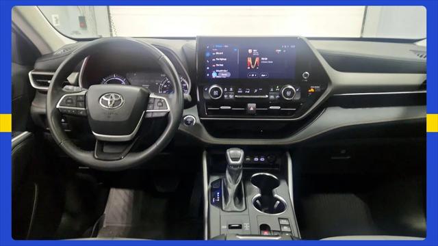 2023 Toyota Highlander Hybrid XLE Bronze