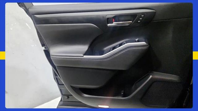 2023 Toyota Highlander Hybrid XLE Bronze