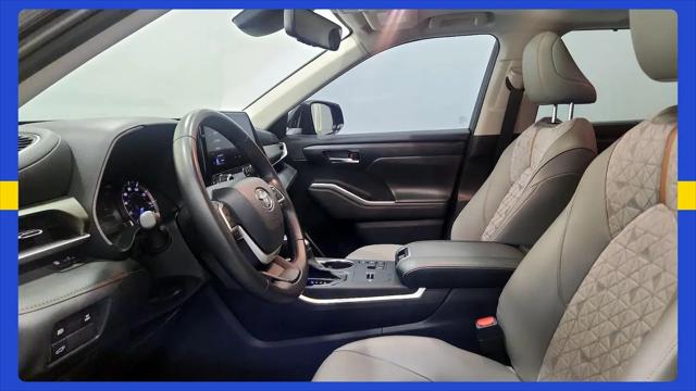 2023 Toyota Highlander Hybrid XLE Bronze