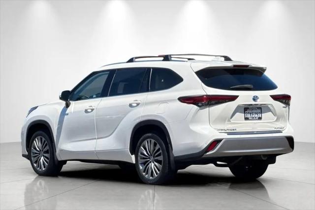 2020 Toyota Highlander Hybrid Platinum