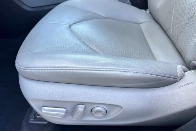 2020 Toyota Highlander Hybrid Platinum