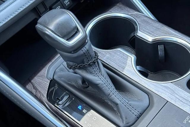 2020 Toyota Highlander Hybrid Platinum
