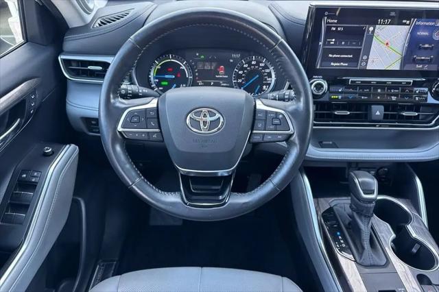 2020 Toyota Highlander Hybrid Platinum