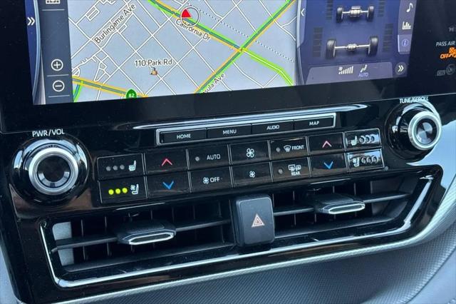 2020 Toyota Highlander Hybrid Platinum