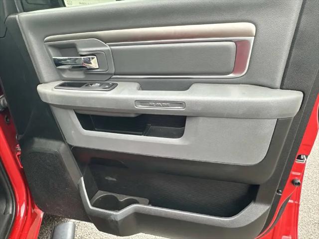 2019 Ram 1500 Classic SLT Crew Cab 4x4 64 Box