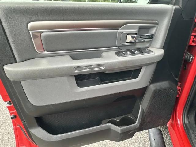 2019 Ram 1500 Classic SLT Crew Cab 4x4 64 Box