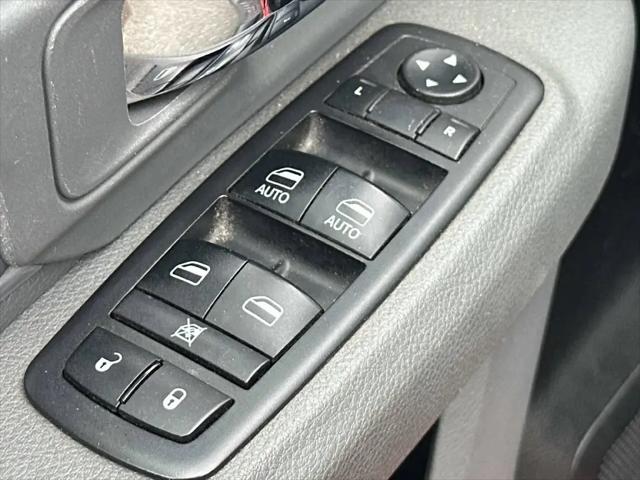 2019 Ram 1500 Classic SLT Crew Cab 4x4 64 Box