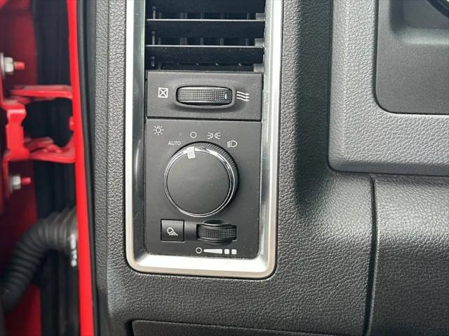 2019 Ram 1500 Classic SLT Crew Cab 4x4 64 Box