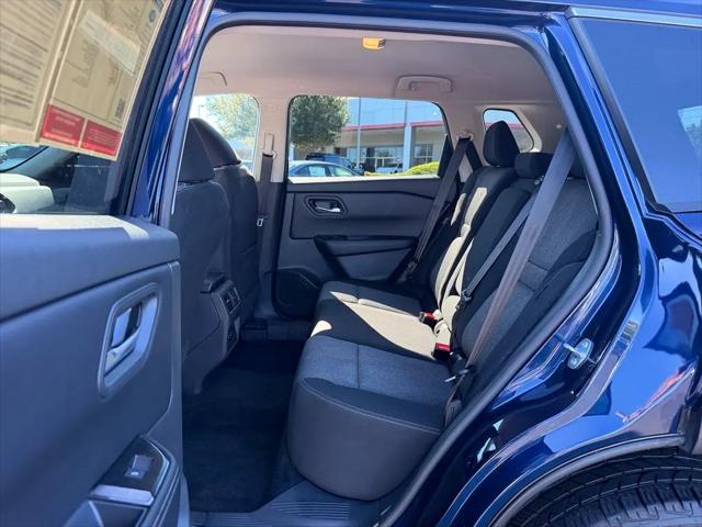 2025 Nissan Rogue SV FWD