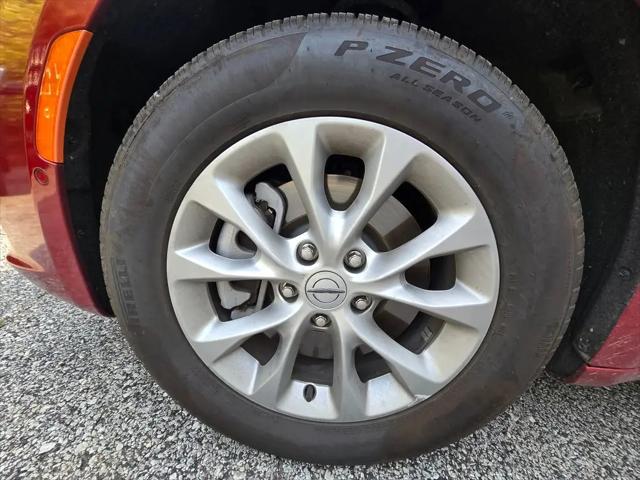 2025 Chrysler Pacifica Select