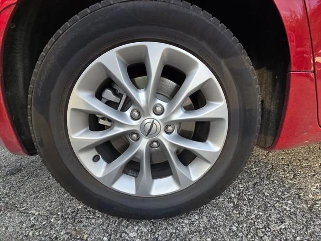 2025 Chrysler Pacifica Select