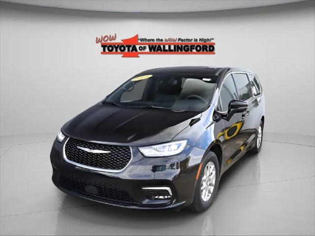 2025 Chrysler Pacifica Select for sale in Wallingford, CT