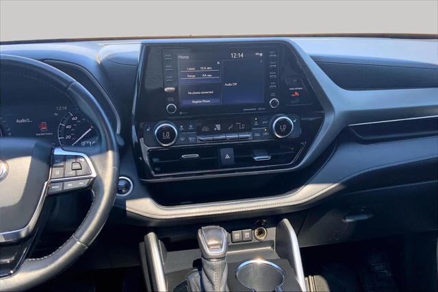 Used 2020 Toyota Highlander XLE For Sale in Lubbock, TX